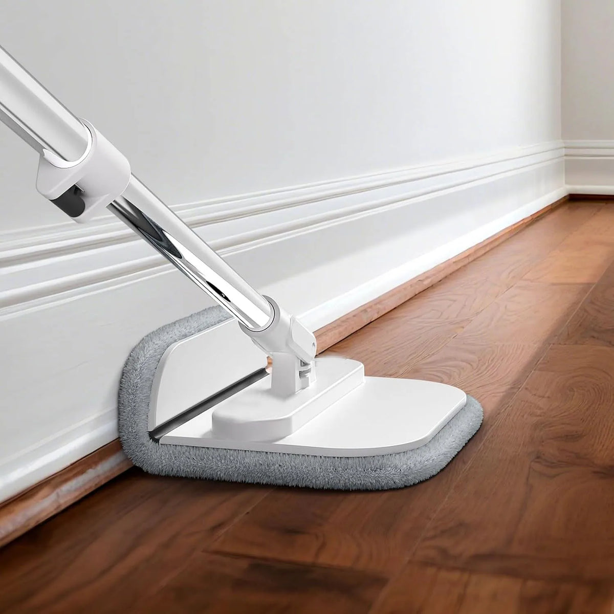 Round flat mop bucket set with adjustable handle and dirty/clean water separation, self-wringing spin mop on wood floor