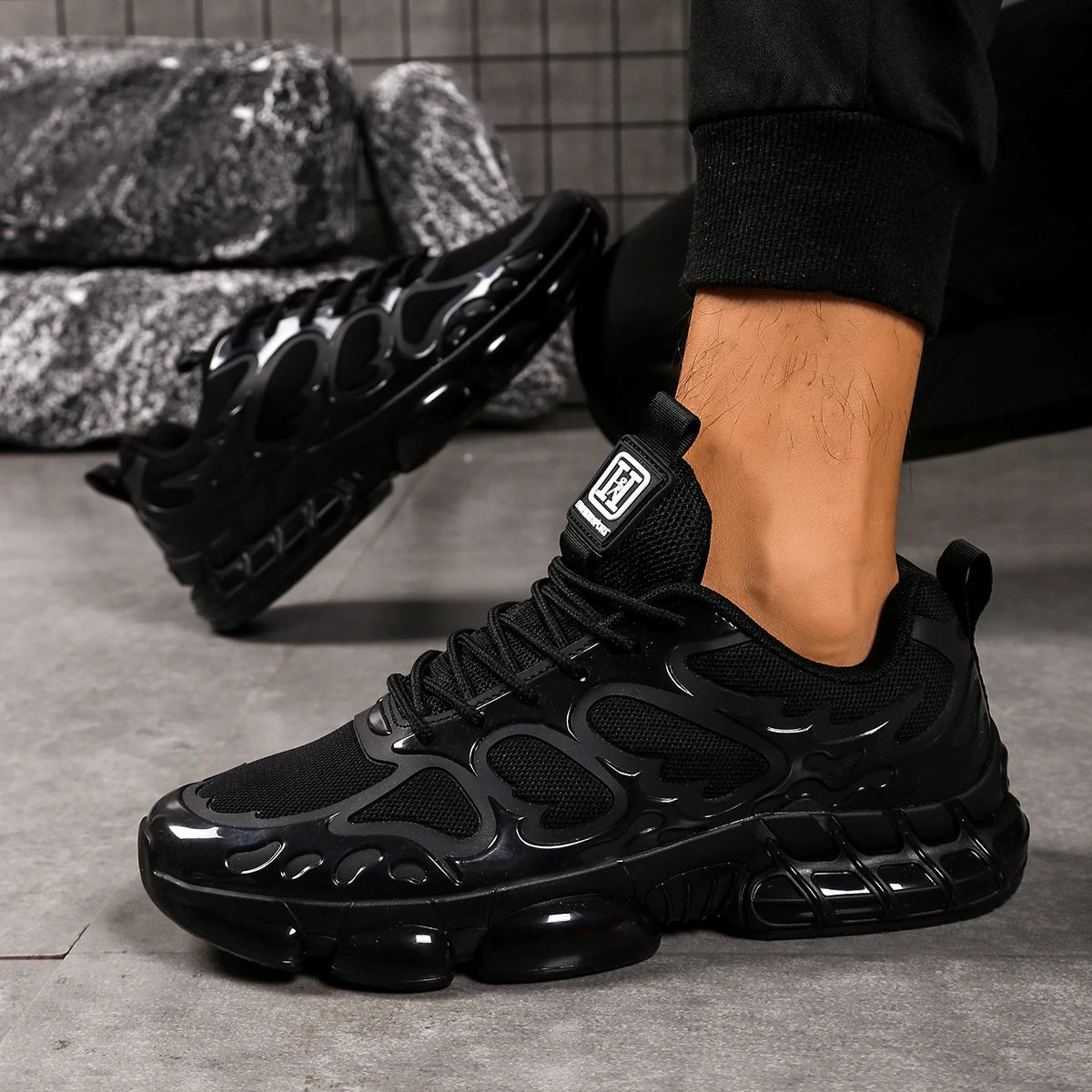 Outdoor Shoes For Men With Shock Absorption And Rubber Sole