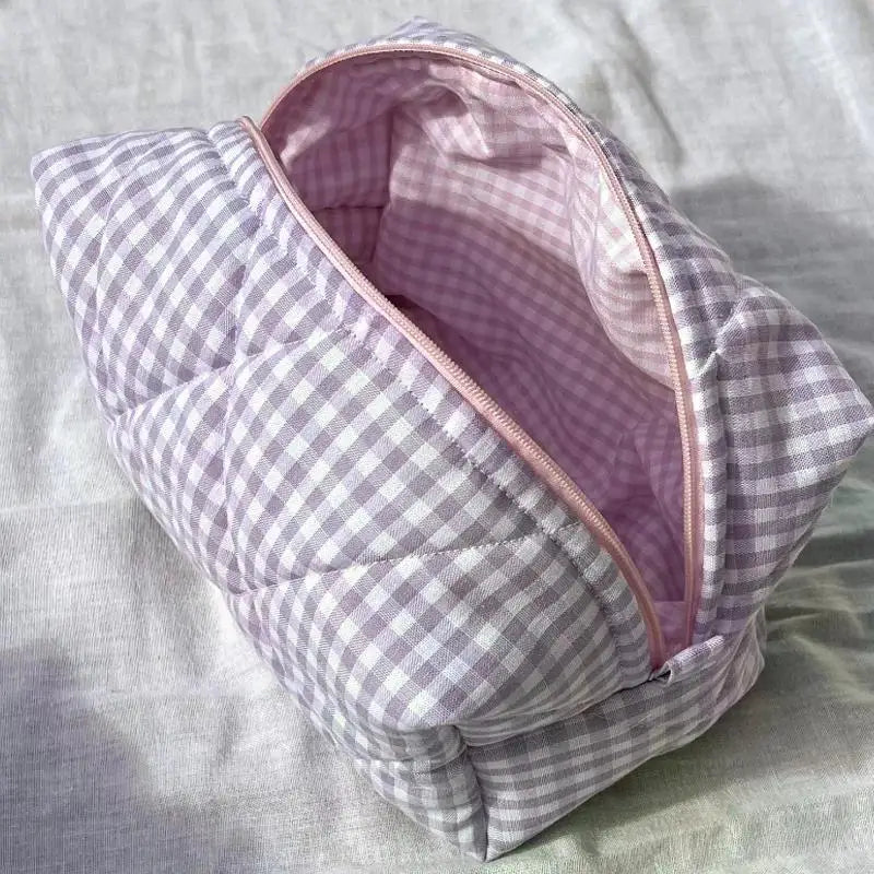 Yiyueqianlicn Cotton Quilted Checkered Cosmetic Bag