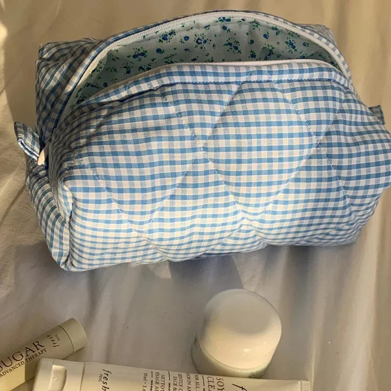 Yiyueqianlicn Cotton Quilted Checkered Cosmetic Bag