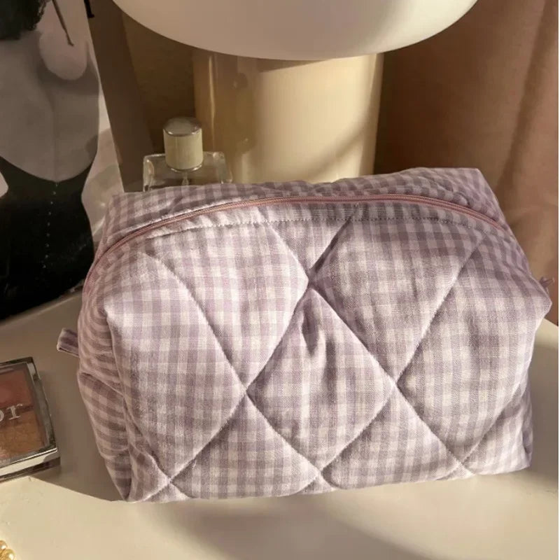 Yiyueqianlicn Cotton Quilted Checkered Cosmetic Bag