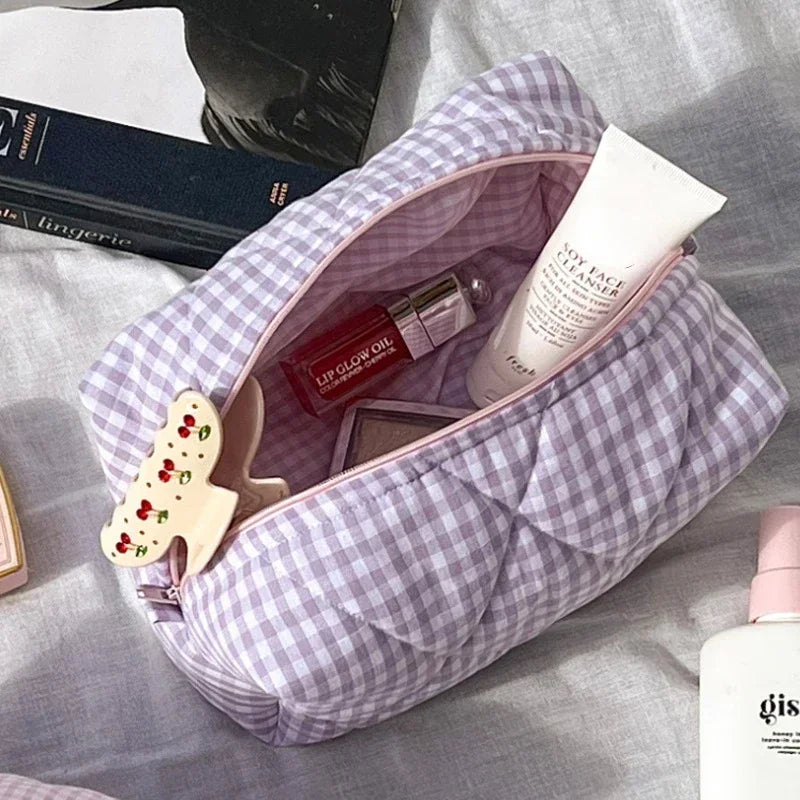 Yiyueqianlicn Cotton Quilted Checkered Cosmetic Bag