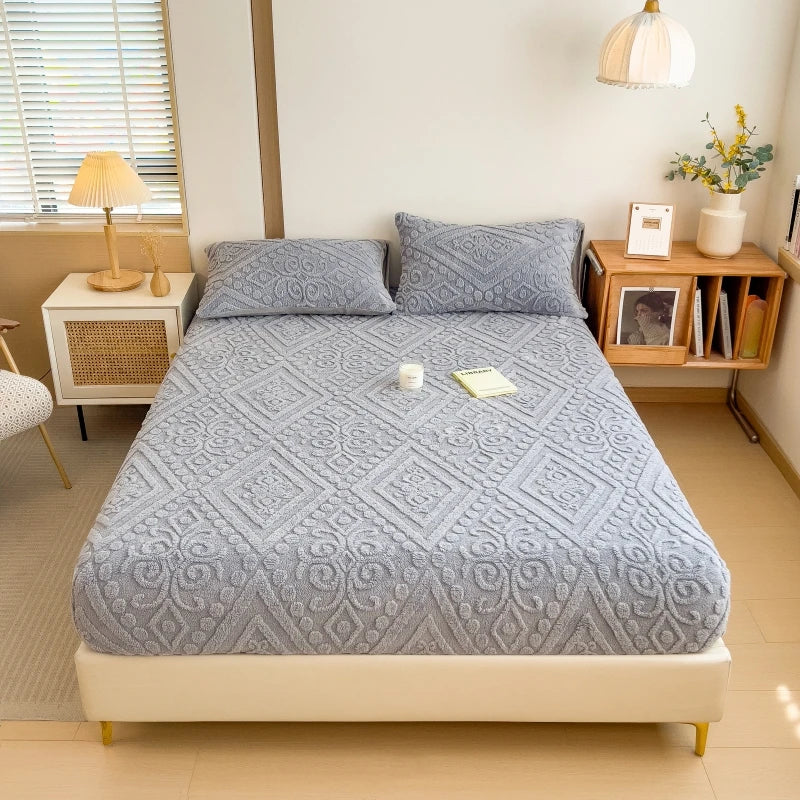1pc Plush Embossed Fitted Sheet Thick Warm Bedding for Autumn Winter Soft Comfortable Fabric Deep Pocket Design for Queen King Single Bed Machine Washable Pillowcases Not Included