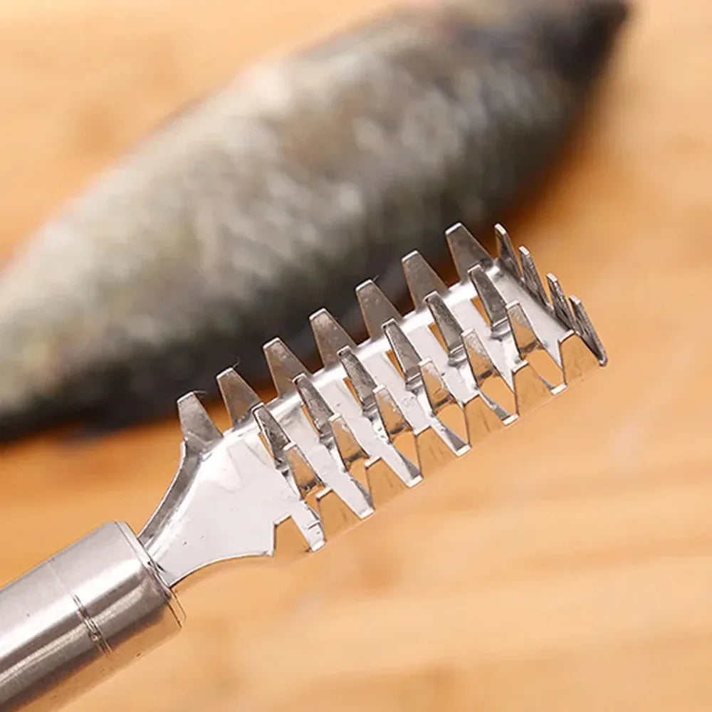 Multi-Purpose Kitchen Scraper in stainless steel with serrated teeth, 23 cm long