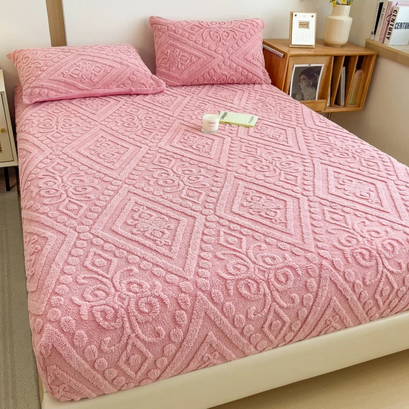 1pc Plush Embossed Fitted Sheet Thick Warm Bedding for Autumn Winter Soft Comfortable Fabric Deep Pocket Design for Queen King Single Bed Machine Washable Pillowcases Not Included