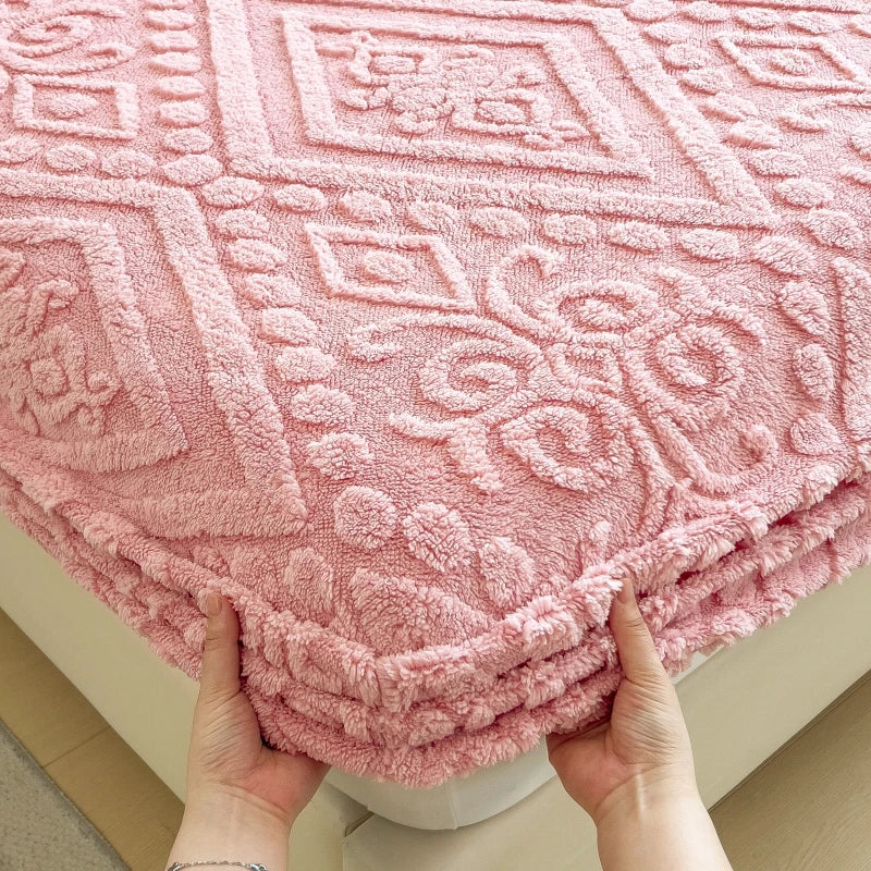 1pc Plush Embossed Fitted Sheet Thick Warm Bedding for Autumn Winter Soft Comfortable Fabric Deep Pocket Design for Queen King Single Bed Machine Washable Pillowcases Not Included