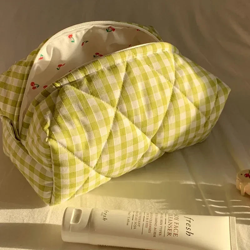 Yiyueqianlicn Cotton Quilted Checkered Cosmetic Bag