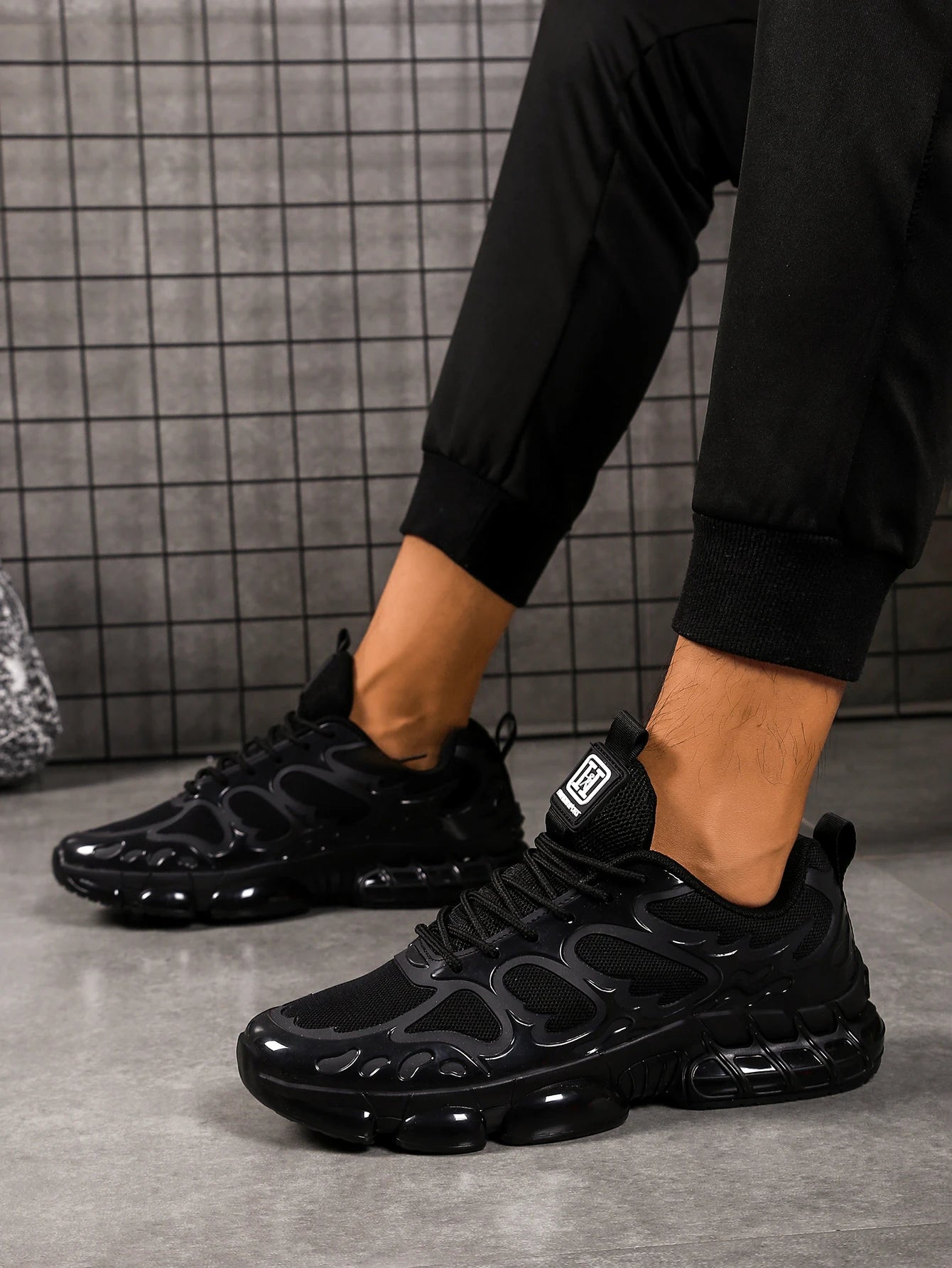 Outdoor Shoes For Men With Shock Absorption And Rubber Sole