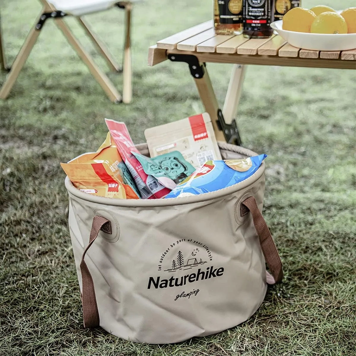 Naturehike beige handheld foldable waterproof camping bucket with snack bags inside